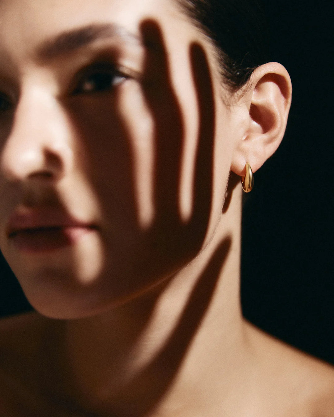 Kirstin Ash Indigo Hoops Medium Gold Plated
