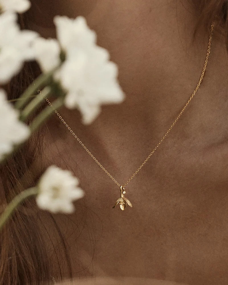 By Charlotte 18k Gold Vermeil January Birth Flower Necklace - Snowdrop