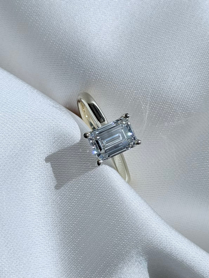 Louis Thompson Pretoria Ring 9k Gold with 2.00ct Lab Diamond