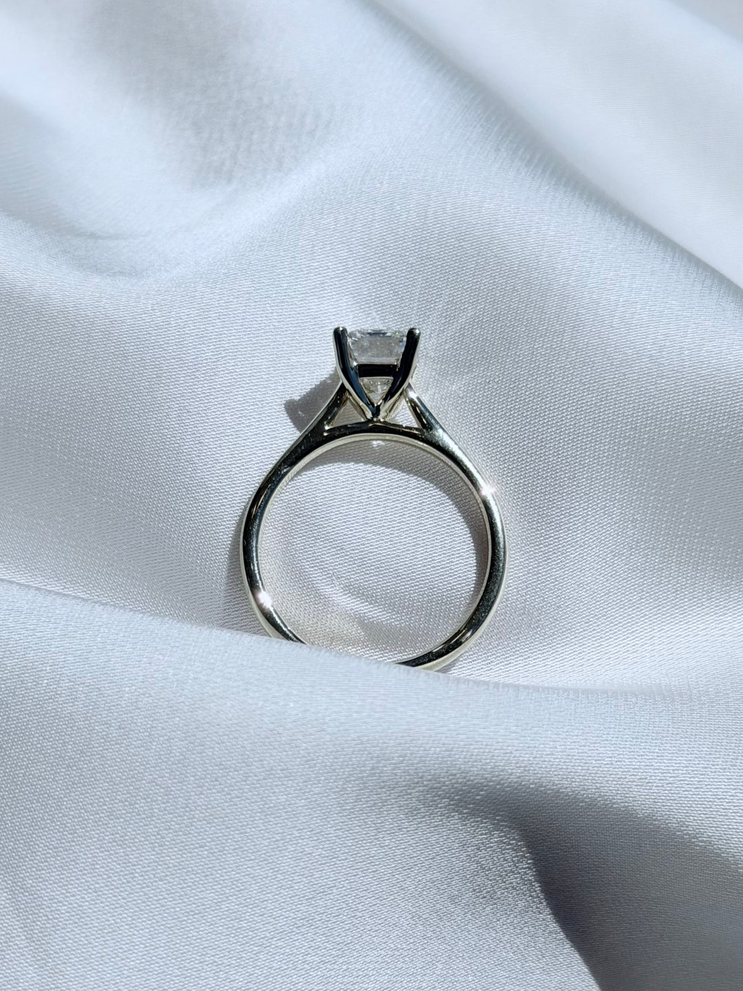 Louis Thompson Pretoria Ring 9k Gold with 2.00ct Lab Diamond