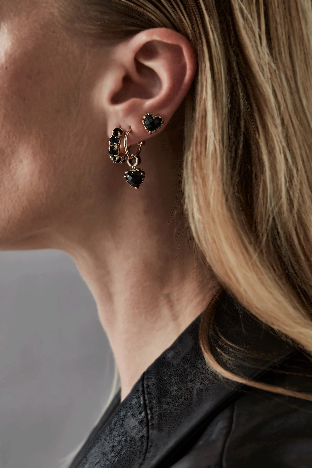 Stolen Gold Plated Love Anchor Earring - Onyx