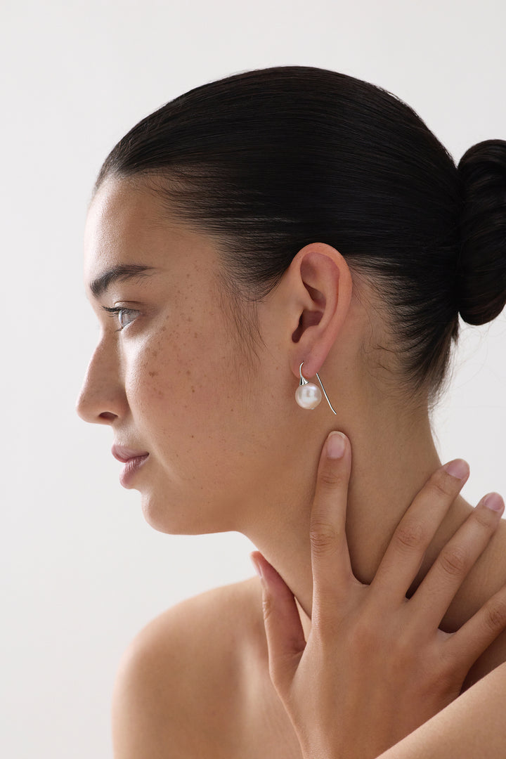 Najo Luna Silver Pearl Earrings